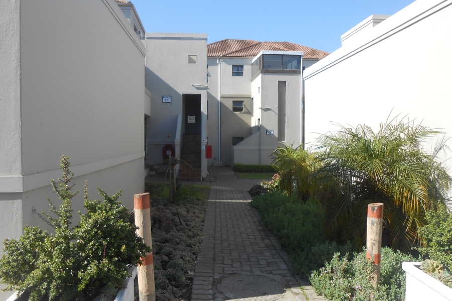 2 Bedroom Property for Sale in Vredekloof East Western Cape